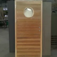 Ytterdörr med Cederpanel